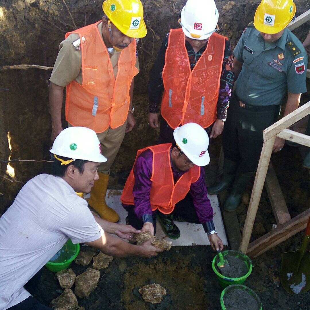 Foto Kegiatan Peletakan Batu Pertama di Atas Lahan Kampus II STAIN Watampone