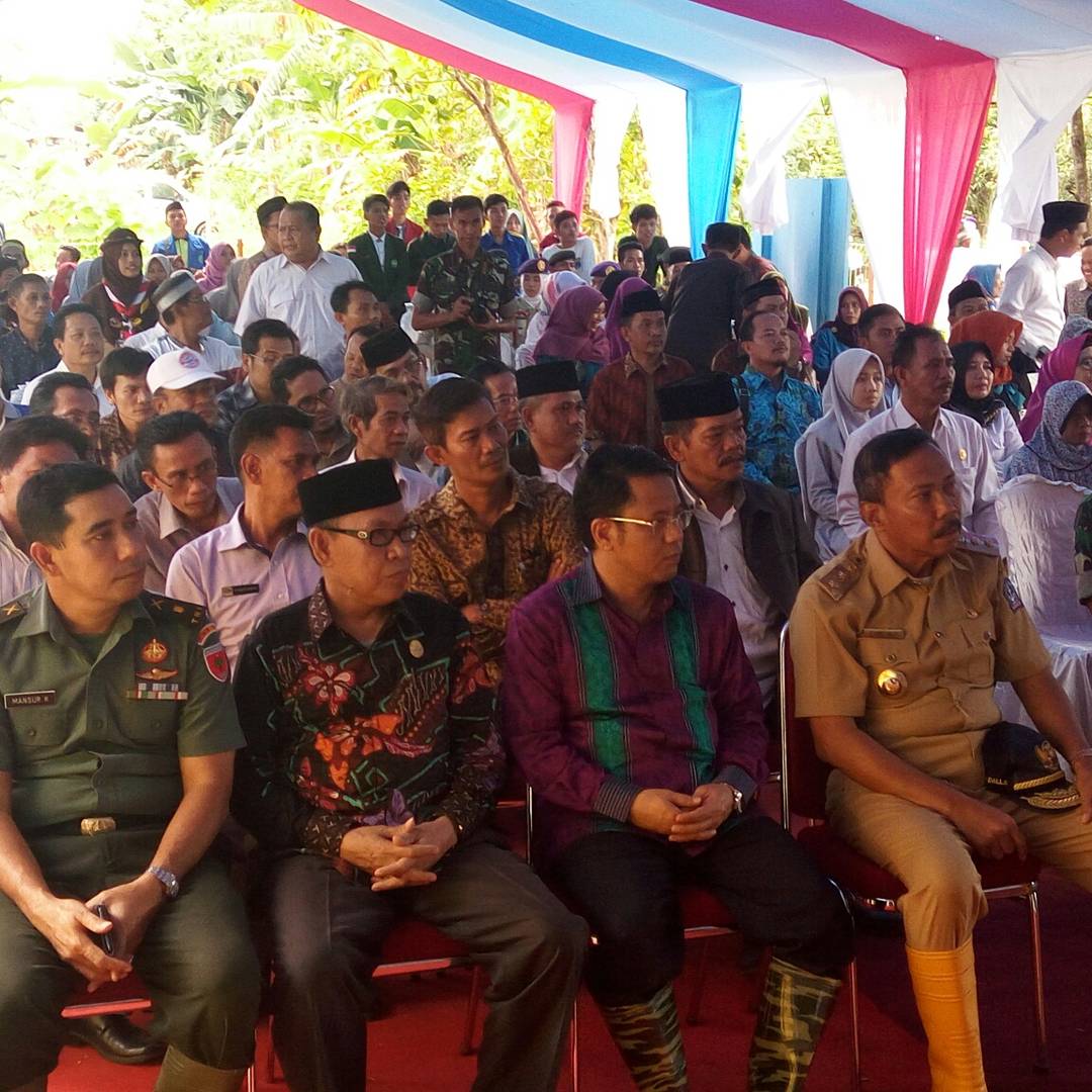 Foto Kegiatan Peletakan Batu Pertama di Atas Lahan Kampus II STAIN Watampone