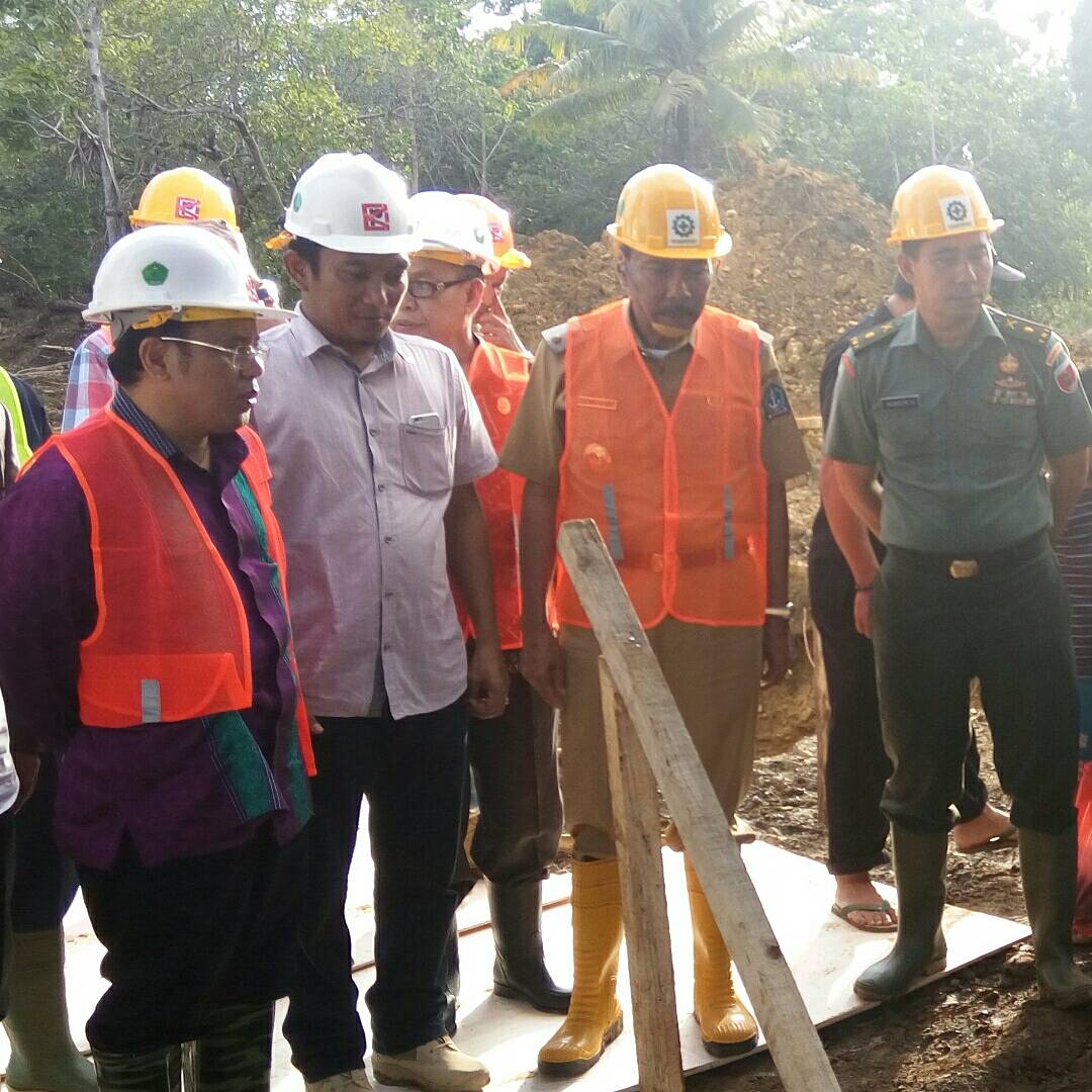 Foto Kegiatan Peletakan Batu Pertama di Atas Lahan Kampus II STAIN Watampone