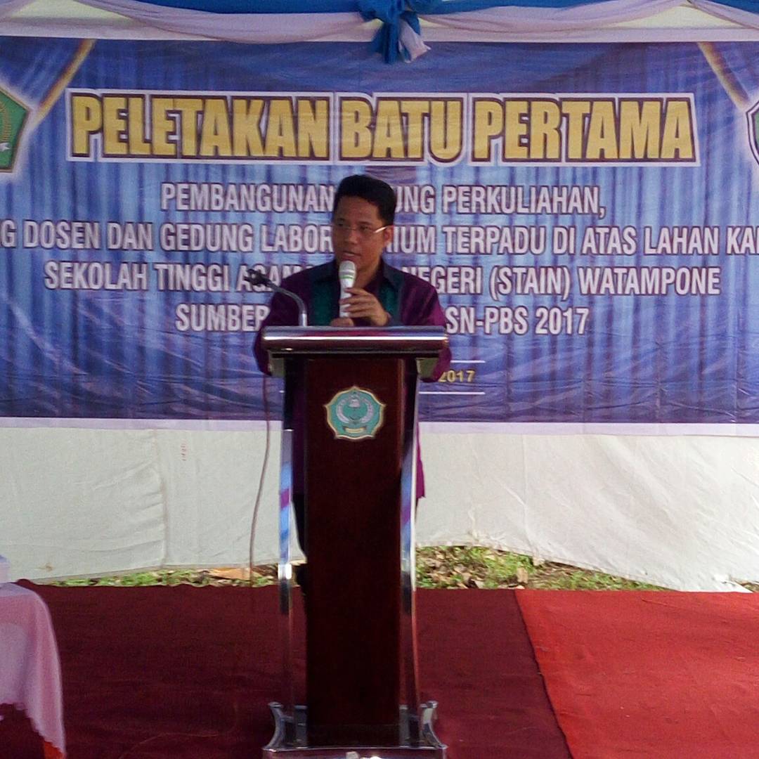 Foto Kegiatan Peletakan Batu Pertama di Atas Lahan Kampus II STAIN Watampone