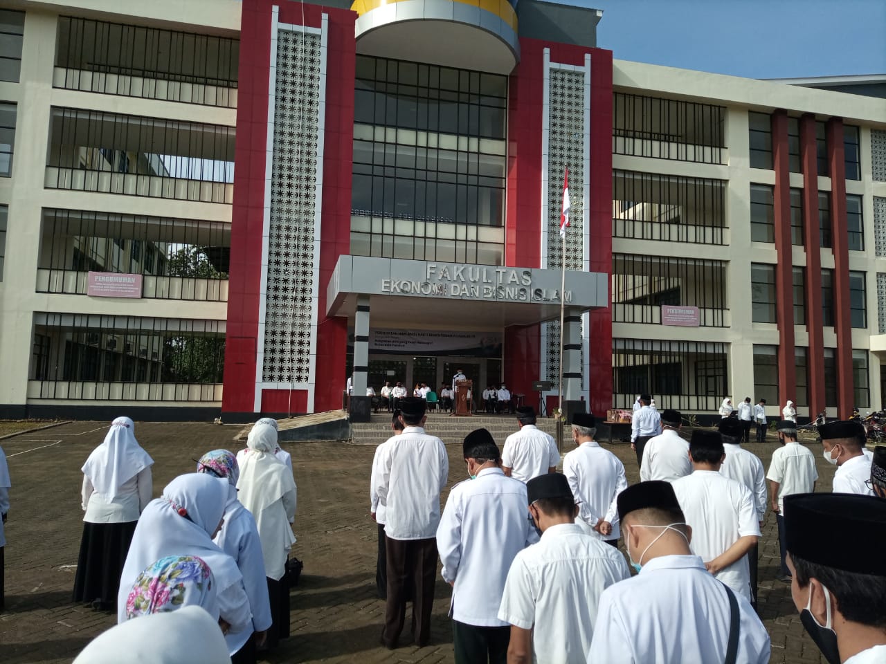UPACARA PERINGATAN HAB KEMENAG RI KE-75
