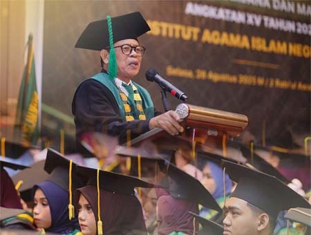 IAIN Bone Gelar Wisuda Angkatan XV Tahun 2025, 651 Alumni Resmi Dikukuhkan