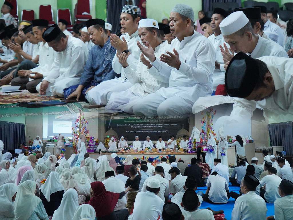 IAIN Bone Gelar Peringatan Maulid Nabi SAW 1447 H Dirangkaikan Istighosah, Zikir, dan Doa Bersama