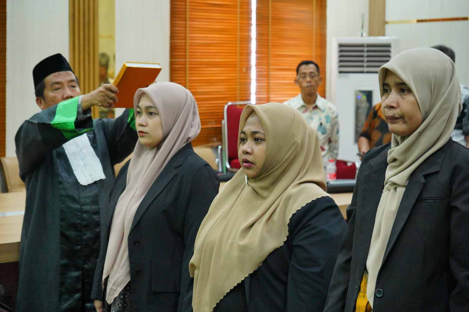 Rektor IAIN Bone Lantik Tiga Pejabat Akademik Baru