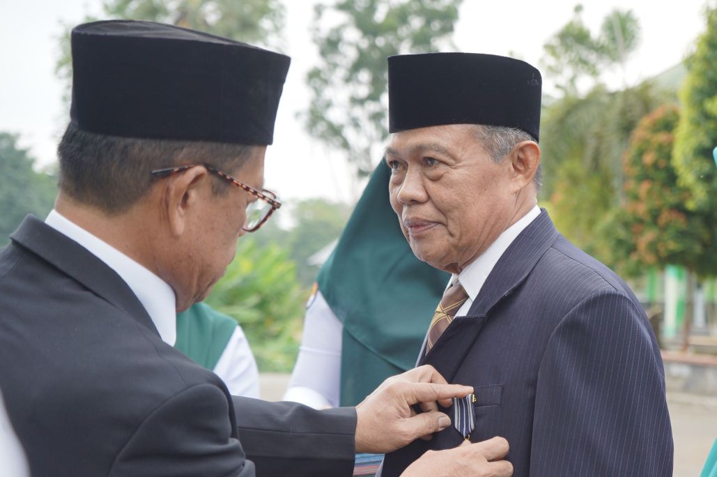 30 ASN IAIN Bone Terima Satyalancana Karya Satya dari Presiden RI