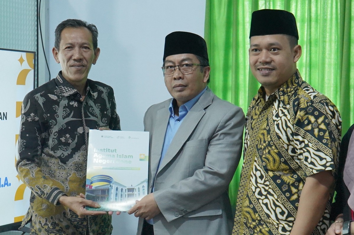 Usung Visi Ekoteologi, Prof Lukman Arake Resmi Daftar Bakal Calon Rektor IAIN Bone