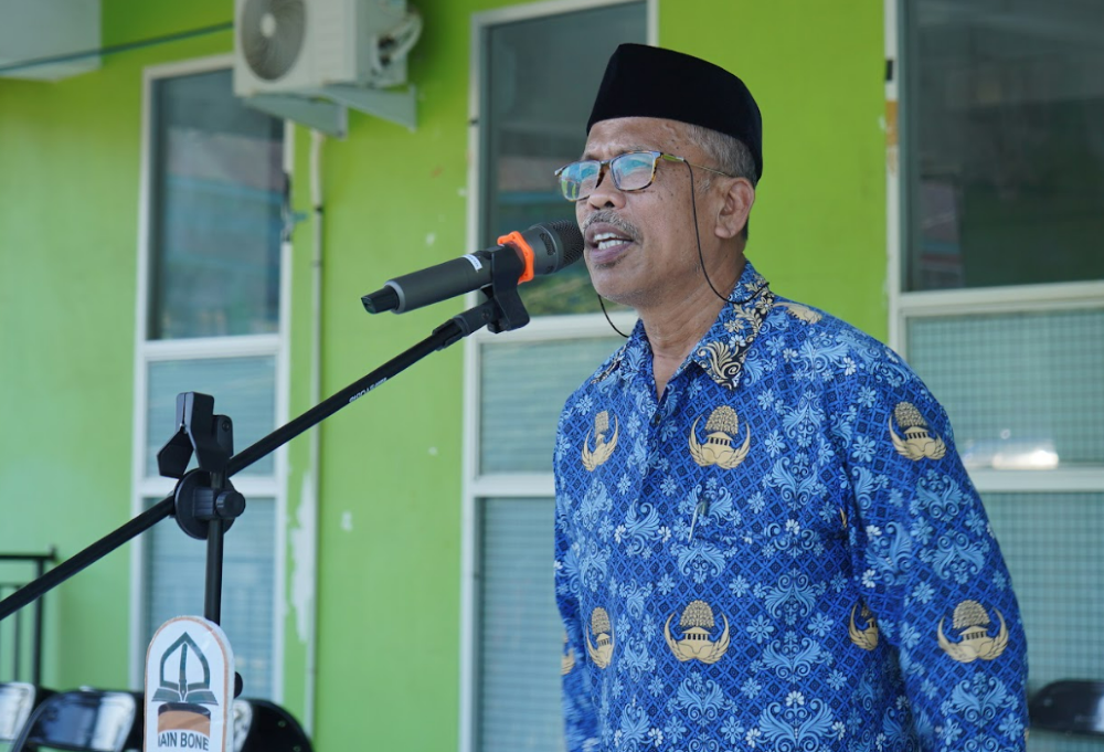 Upacara Penghormatan Bendera, Dr. Fathurahman Tekankan Komunikasi Qur’ani di Era Global