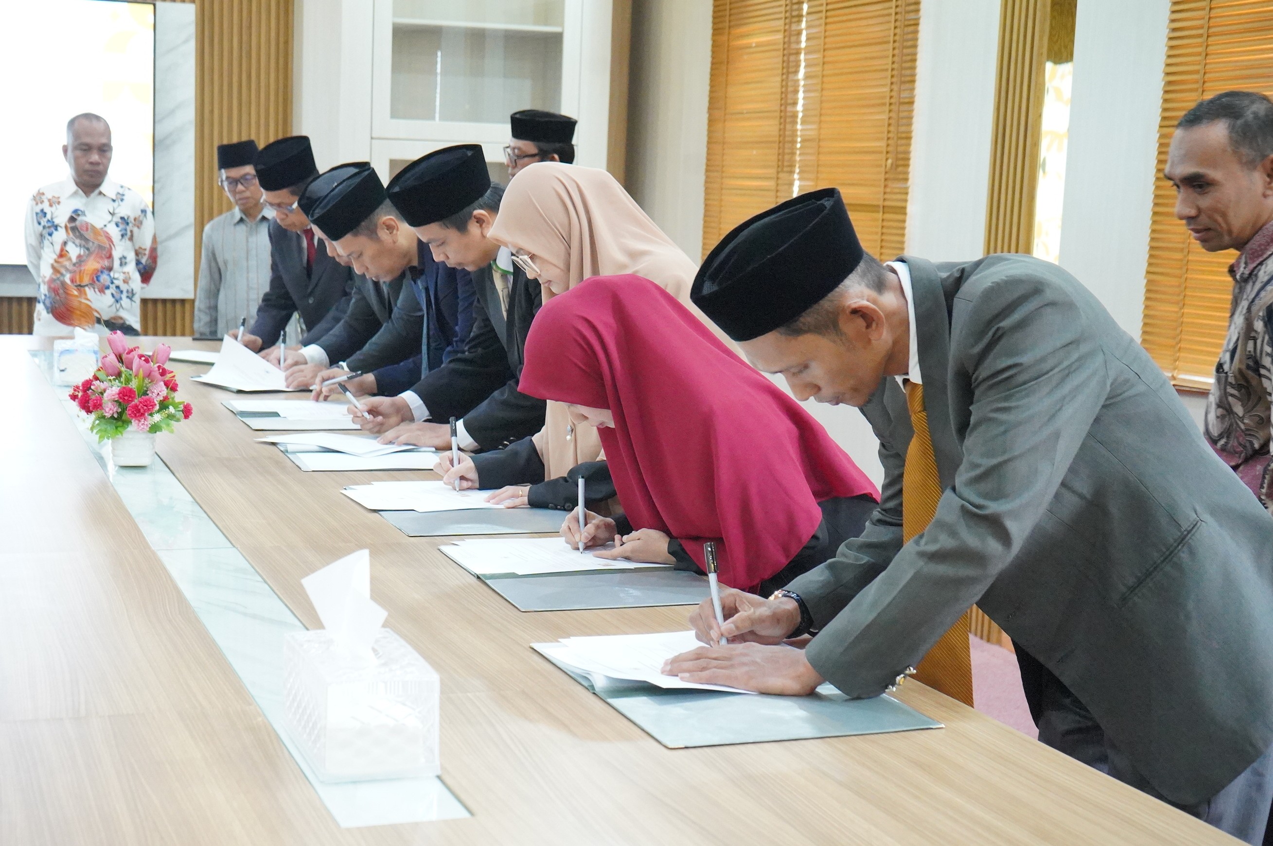 Rektor IAIN Bone Ambil Sumpah Jabatan Pelaksana Akademik Fakultas Tarbiyah