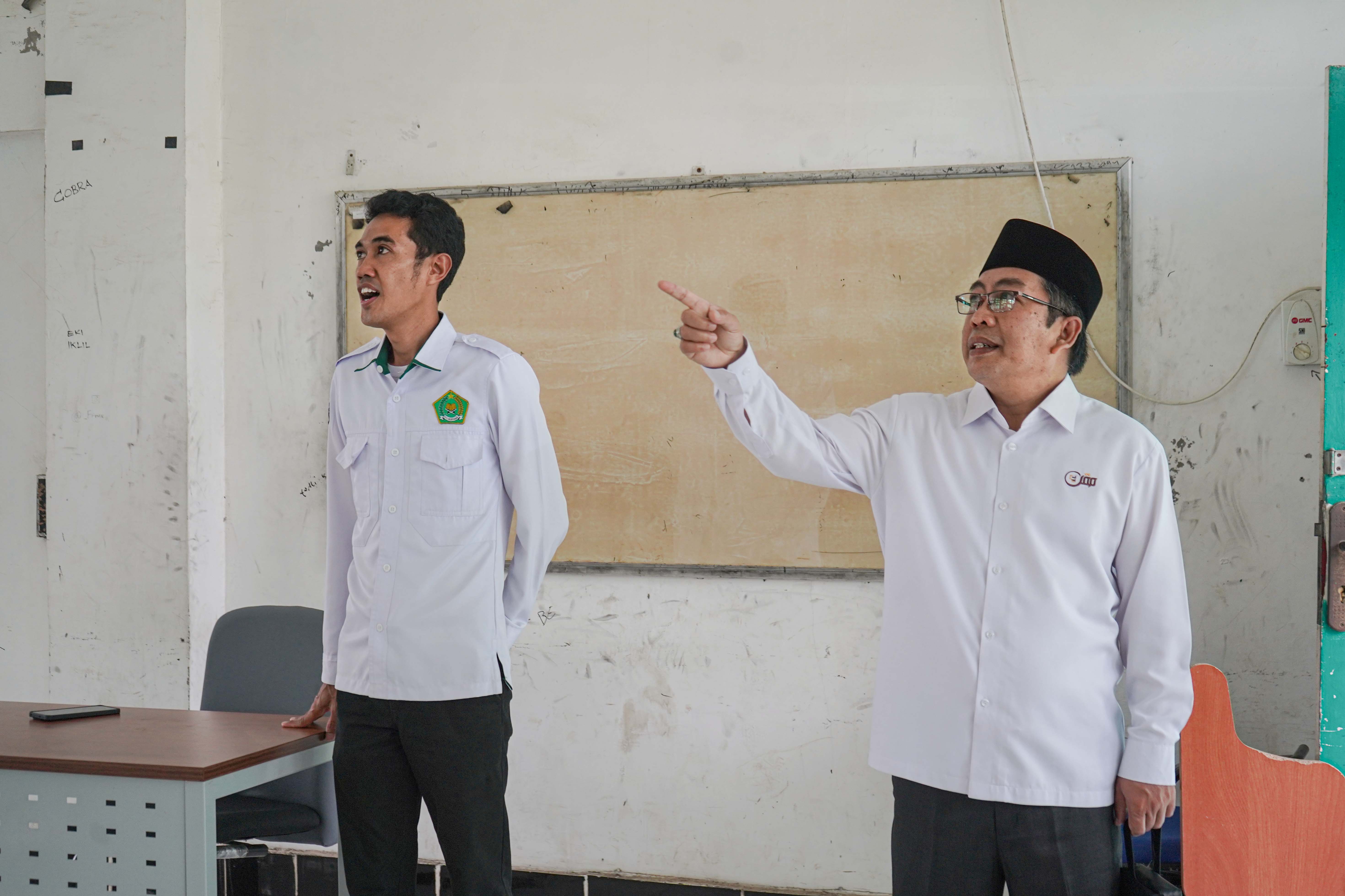 Pastikan Kenyamanan Mahasiswa Baru, Pimpinan IAIN Bone Tinjau Kuliah Perdana
